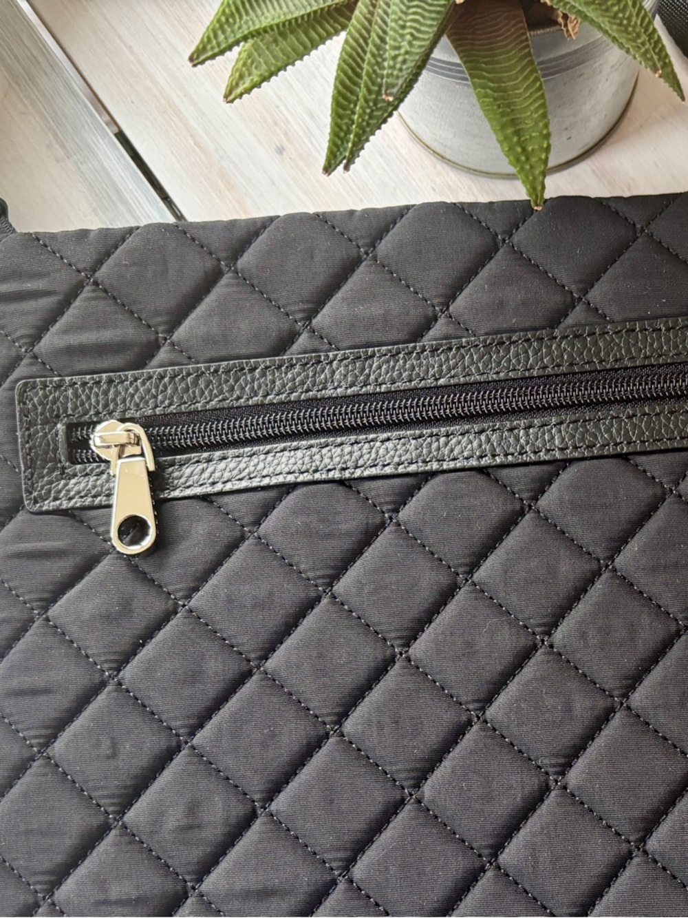 Black Bugatti Recycled Nylon Crossbody Bag with Adjustable Strap. NEW ❤️ - Picture 4 of 11